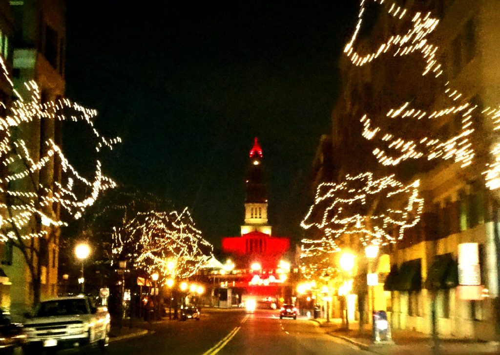 George Washington Masonic National Memorial glitters in holidays glow as seen from Kings Street Old Town Alexandria Photo: Views and News