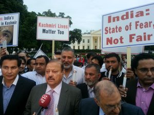 Barrister Sultan Mahmood speaking to demonstrators Photo: Views and News