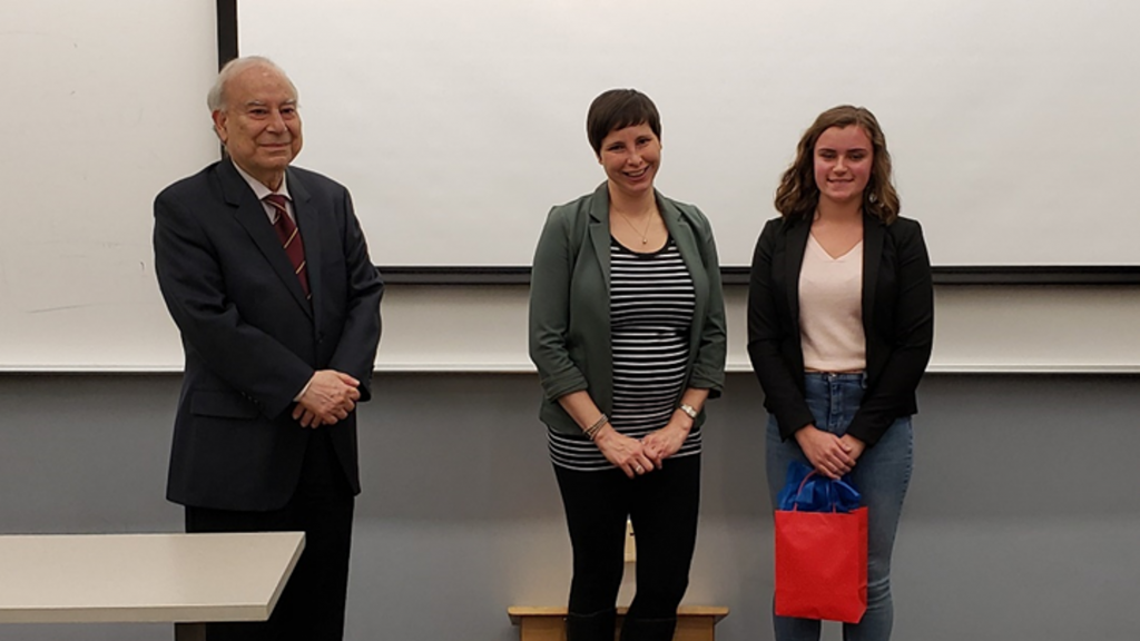 Dr. Akbar Ahmed, Director of Religious Education Stephanie Tankel, and Scarlett Stevens after Mrs. Tankel’s presentation to the World of Islam class